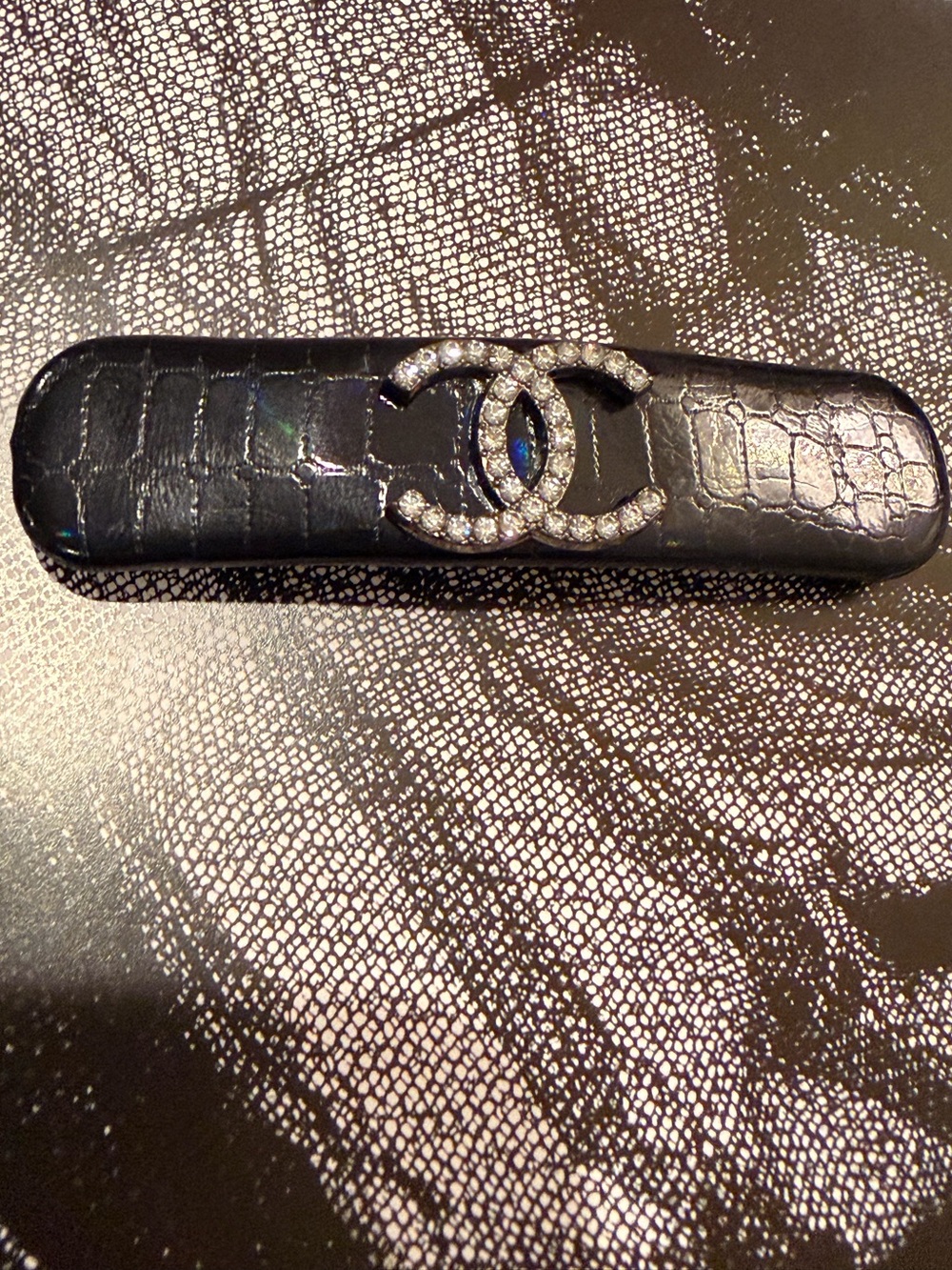 CHANEL Beaute Parfums LA Collection Black Croc-Embossed Rhinestone CC Hair Clip🩷